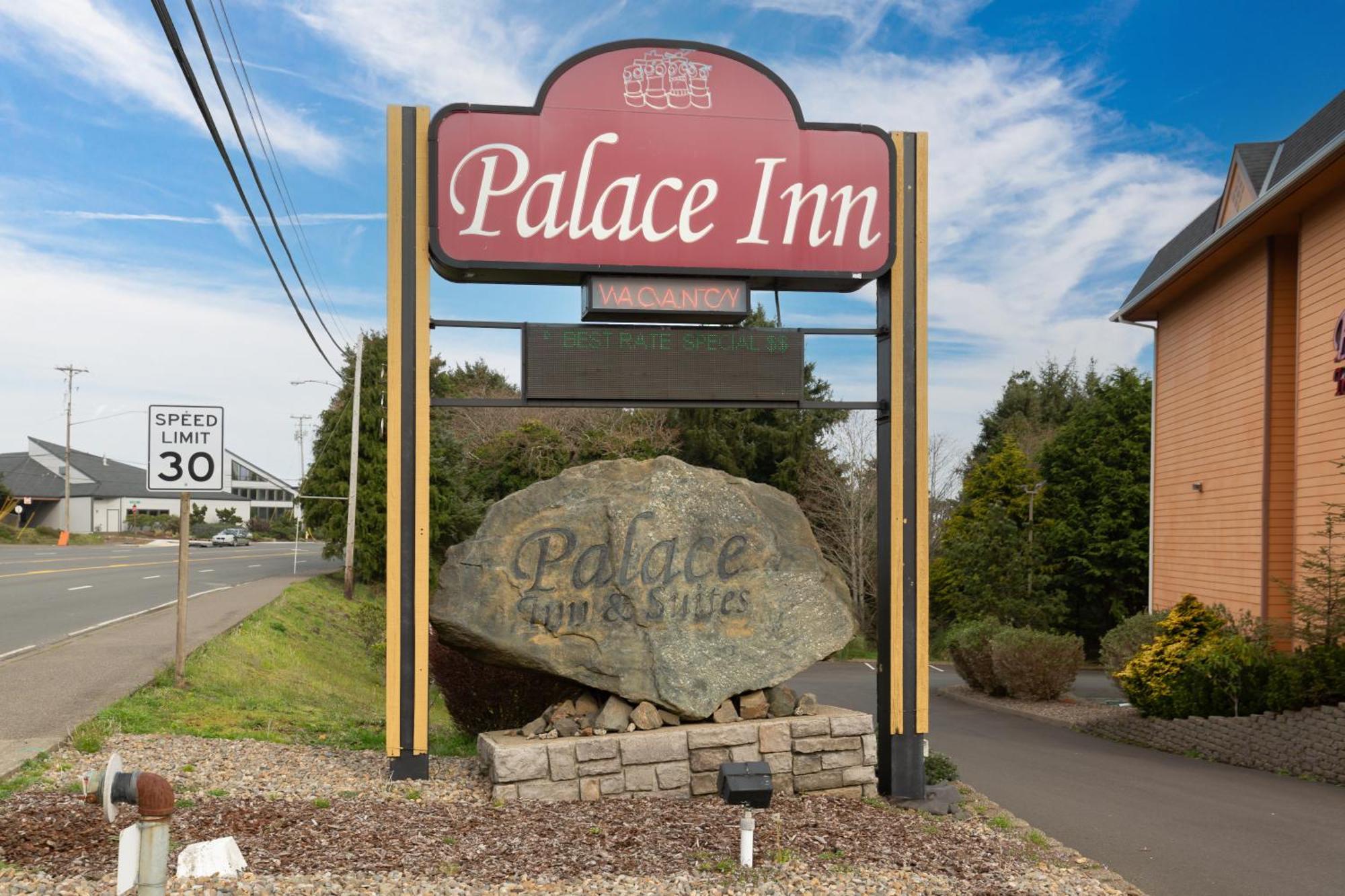 Palace Inn & Suites Lincoln City Exteriér fotografie