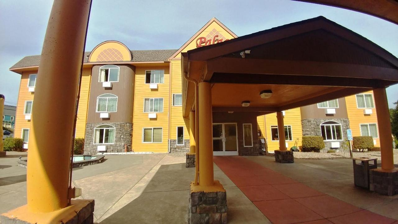 Palace Inn & Suites Lincoln City Exteriér fotografie