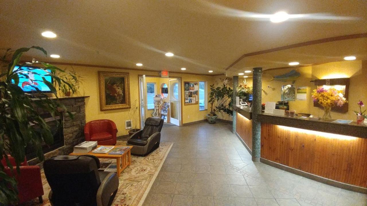 Palace Inn & Suites Lincoln City Exteriér fotografie